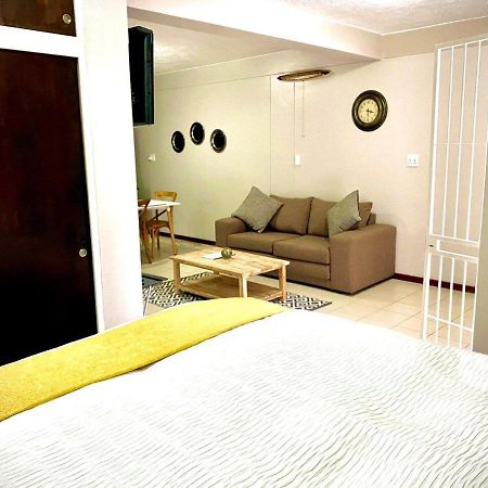 Laboria 102 & 103 Appartement Harrismith Buitenkant foto