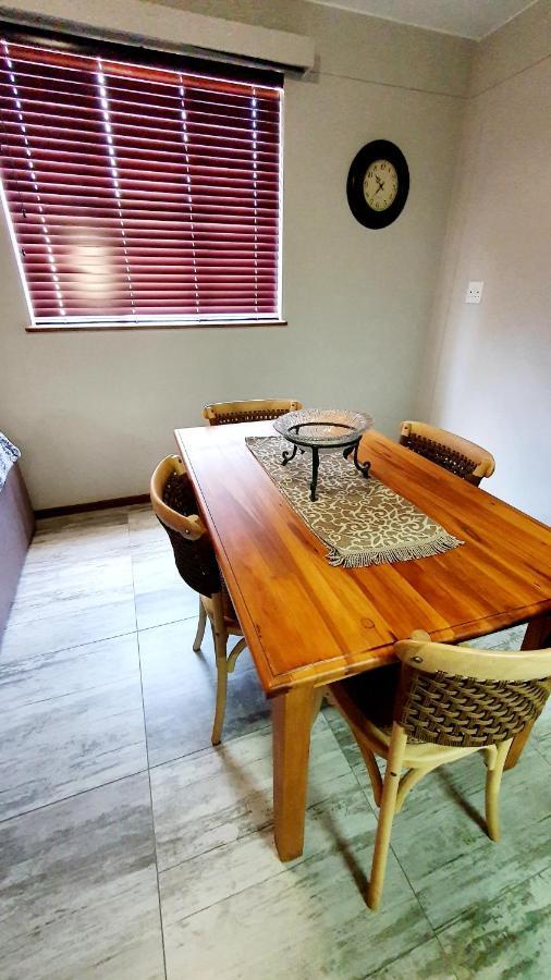 Laboria 102 & 103 Appartement Harrismith Buitenkant foto
