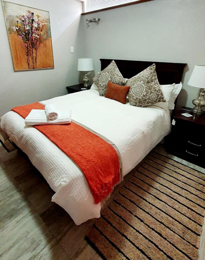 Laboria 102 & 103 Appartement Harrismith Buitenkant foto