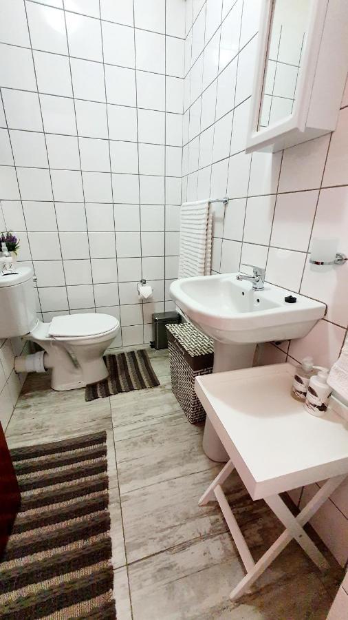Laboria 102 & 103 Appartement Harrismith Buitenkant foto