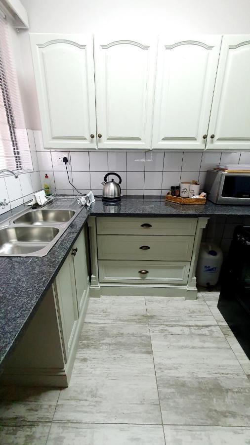 Laboria 102 & 103 Appartement Harrismith Buitenkant foto