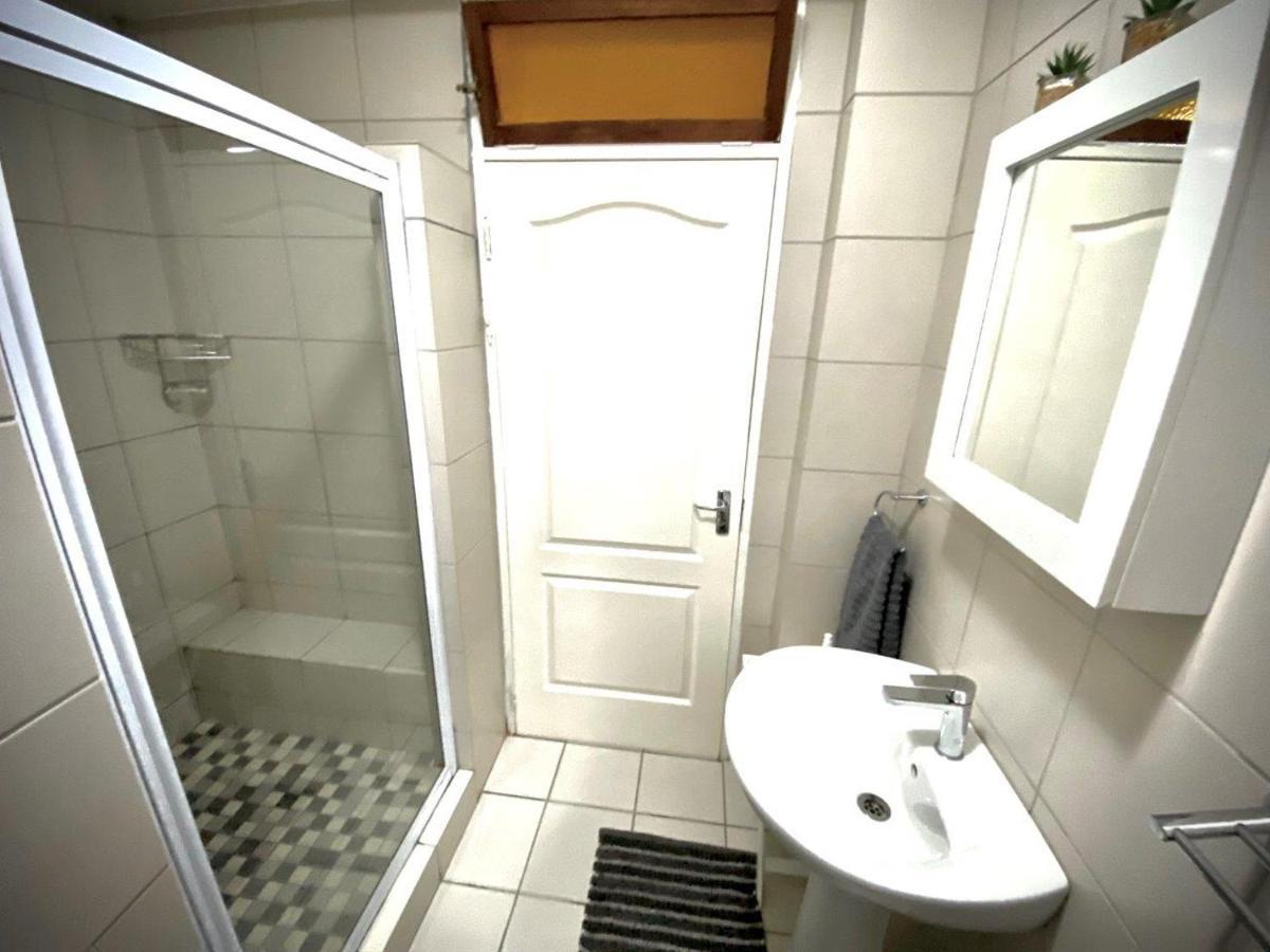 Laboria 102 & 103 Appartement Harrismith Buitenkant foto