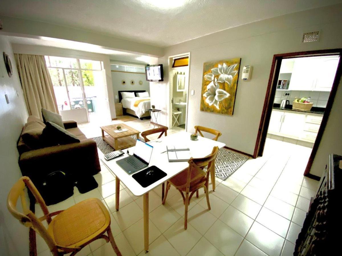 Laboria 102 & 103 Appartement Harrismith Buitenkant foto